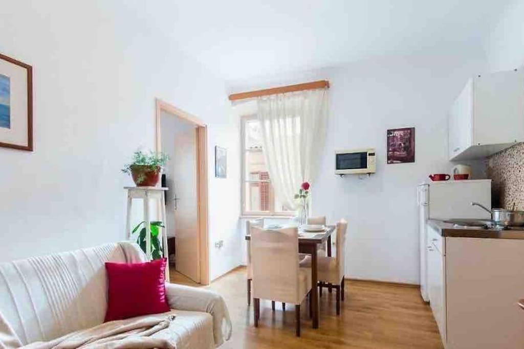 Ferienwohnung Vintage Pula Exterior foto